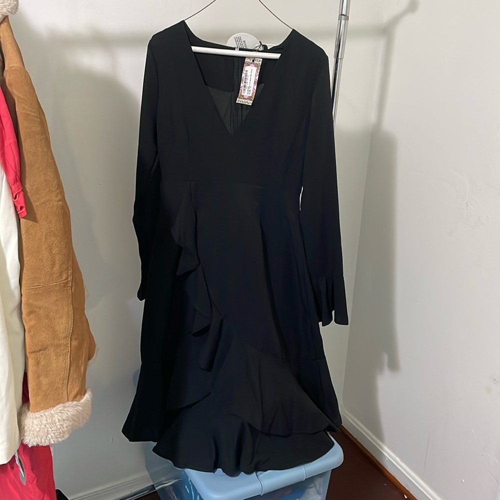 New boho black v necked dress with black tie